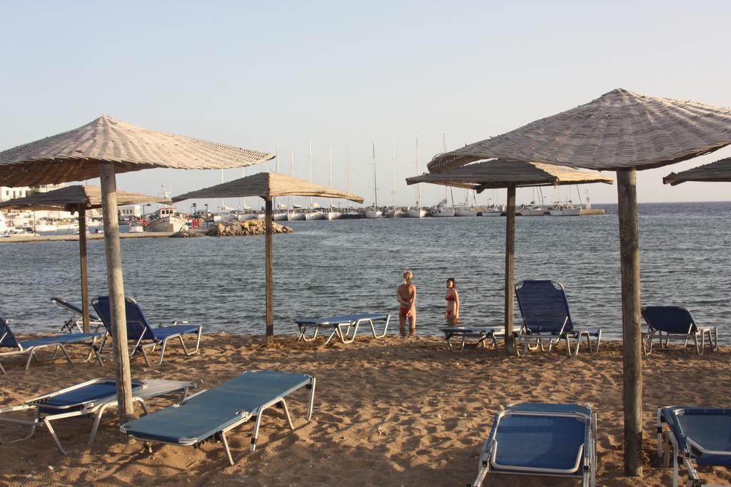 Bella Vista Aparthotel Batsi  Exterior photo