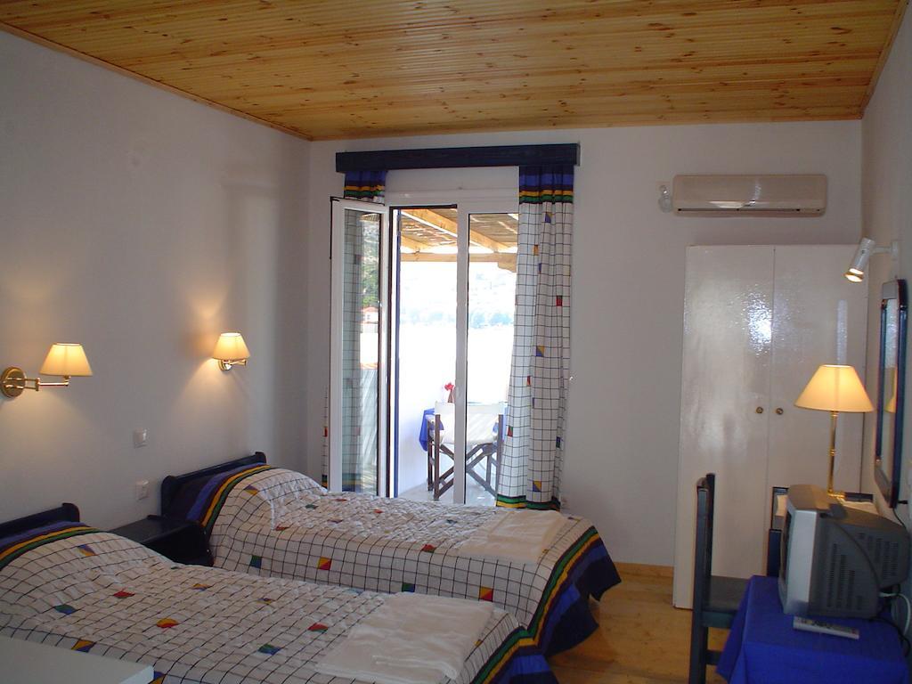 Bella Vista Aparthotel Batsi  Room photo